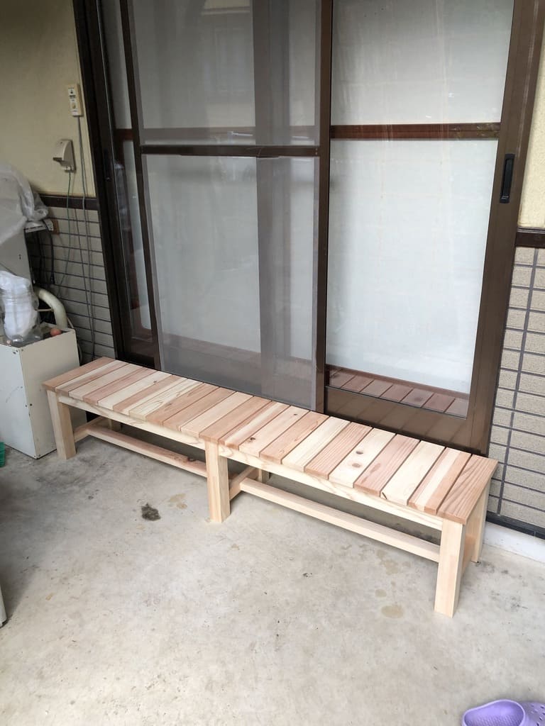 ベンチ